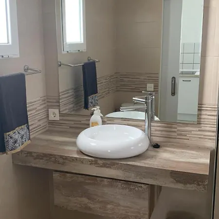 Mimosas Apartment *